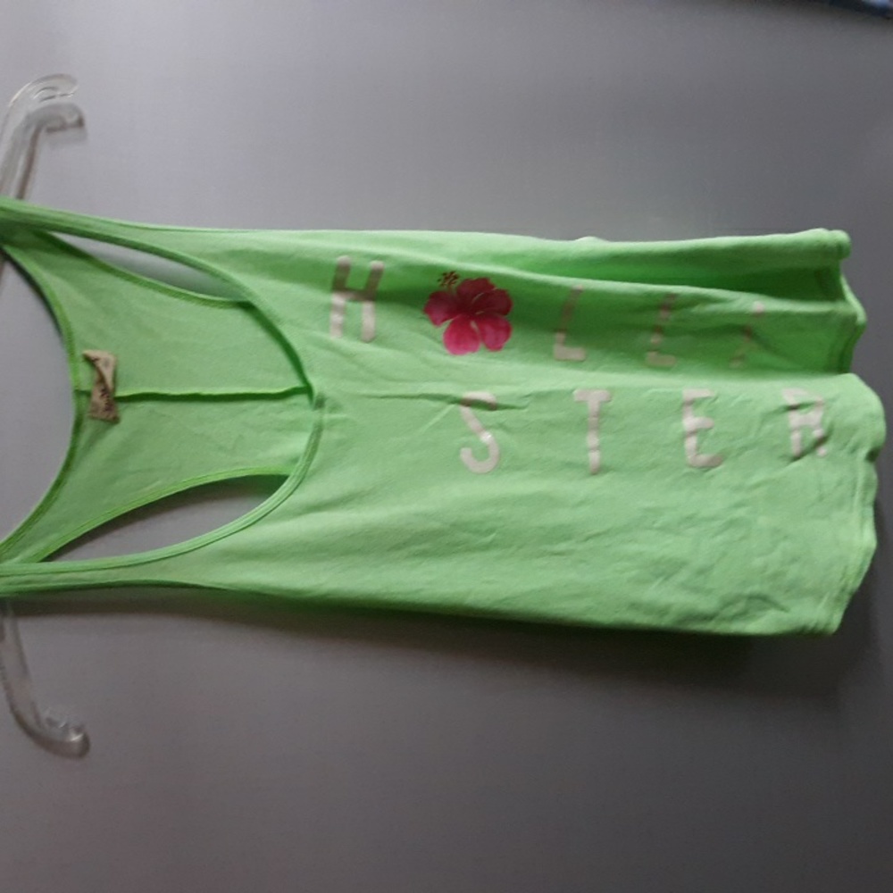 Hollister Size M (SKU N84)